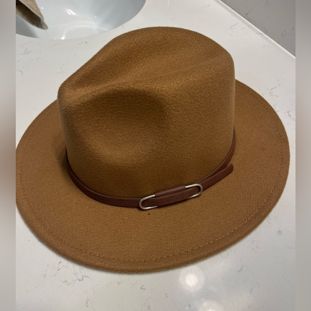 Stylish tan women’s hat